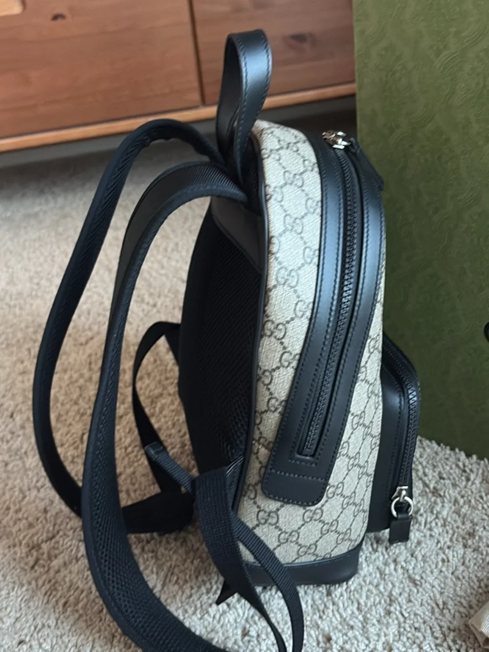 Gucci compact mini
